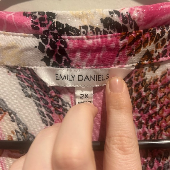 Pink Abstract Print Button-Up Blouse - Picture 3 of 6